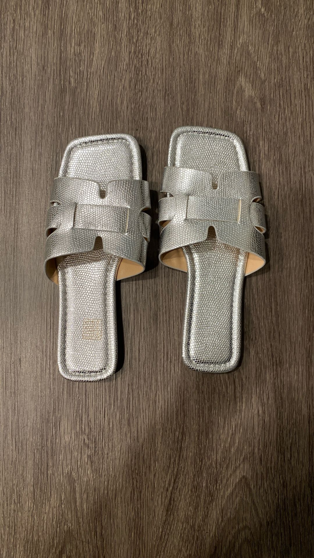 Silver Toned Sandal Size 7