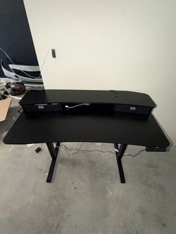 48″ x 24″ Electric Standing Desk