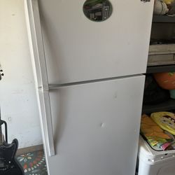 Refrigerator 