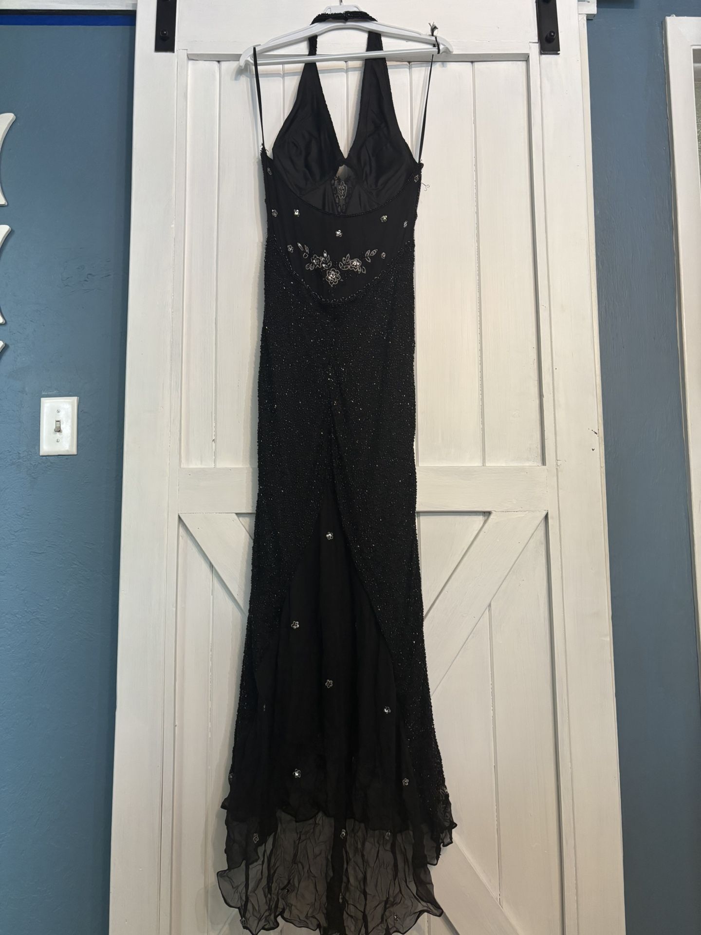 Evening gown/prom dress/cocktail dress never worn absolutely stunning! Can be mother of the bride dress. Size 8 fits amazing!