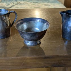 Vintage WM Rogers Silverplate Creamer and Sugar Bowl Set - Beautiful Condition!