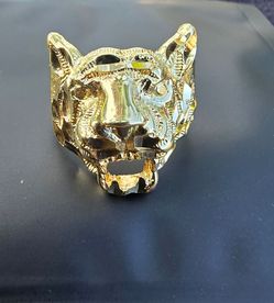 Gold ring 10k  tiger face super nice
