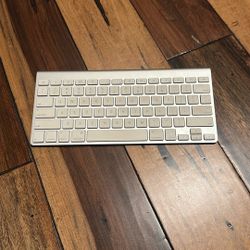 2007 Apple Magic Keyboard 