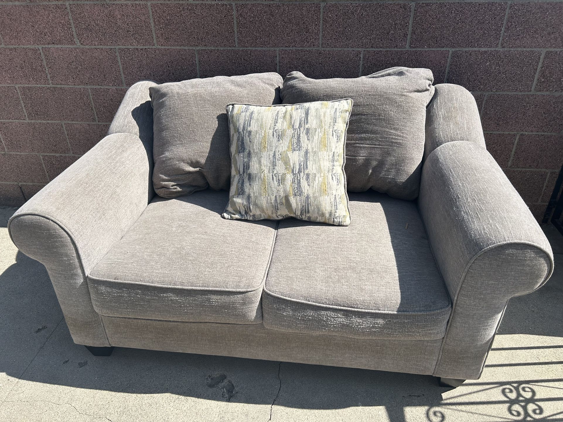 Sofa/Loveseat
