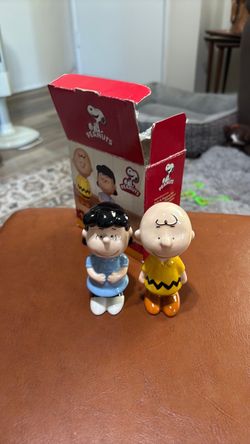 Peanuts salt and pepper shakers