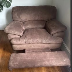 Single Rocker Recliner 