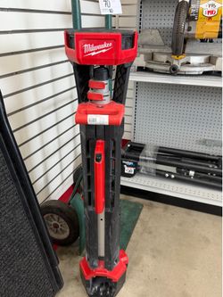 Milwaukee Light w/ batt