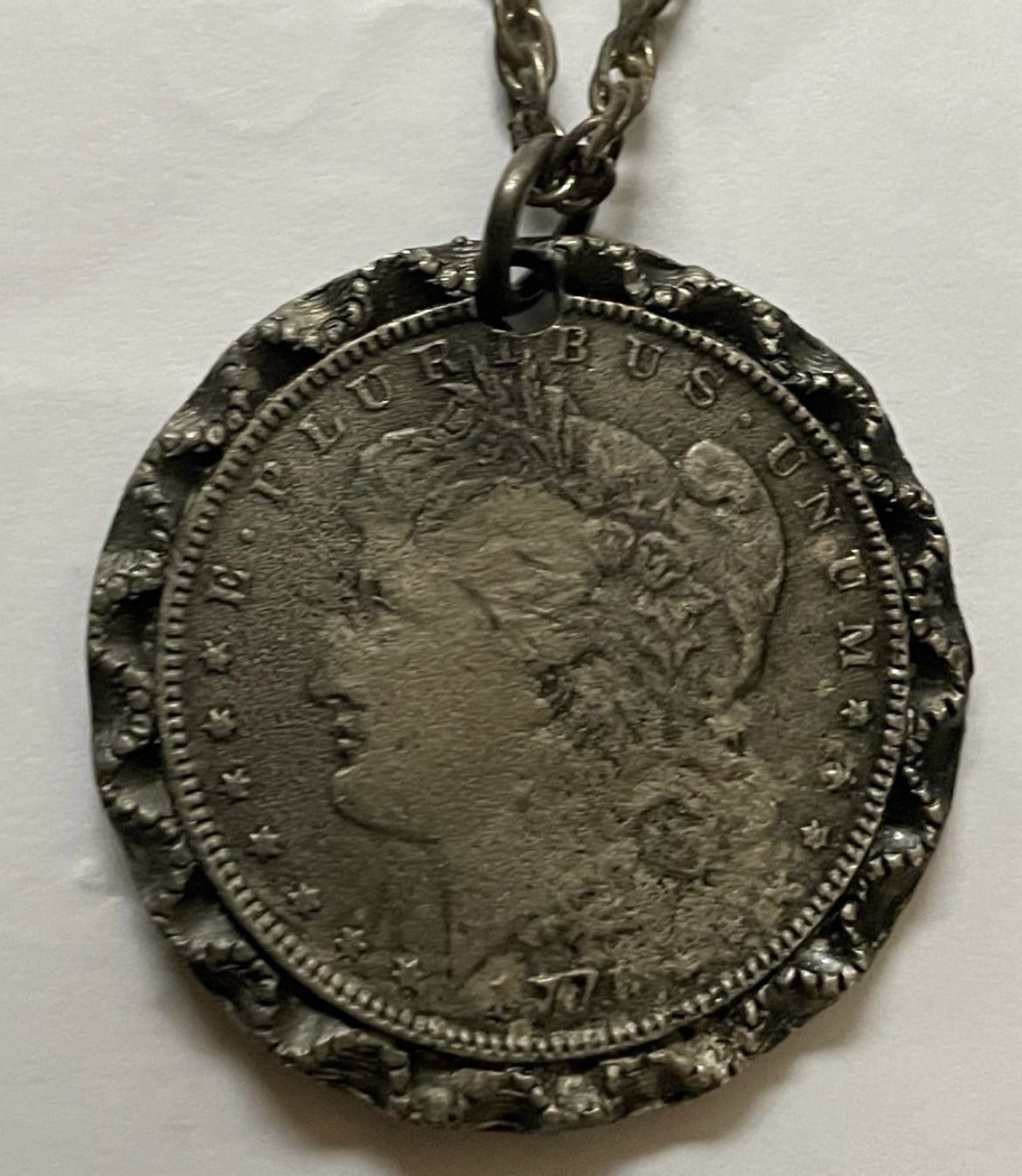 Vtg Coin medallion necklace