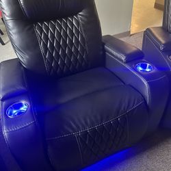 4 Movies Theaters Reclining Chairs And Table 