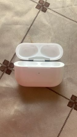 AirPods Pro 2 charging case