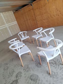 Outdoor Indoor Premium
Plastic Wood Legs $260