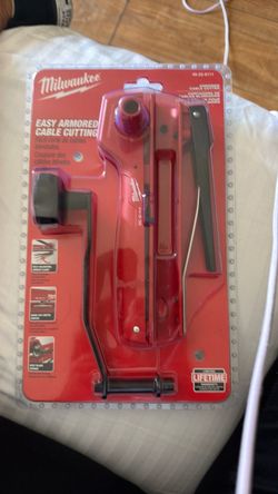 Milwaukee Easy Armored Cable Cutter