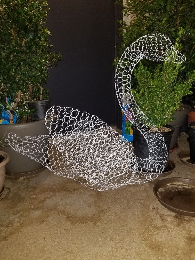 Swan Topiary Plant CAGE - 36" White (NO Plant)