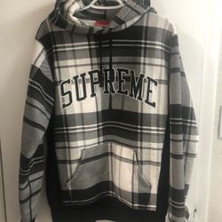 Supreme Hoodie 