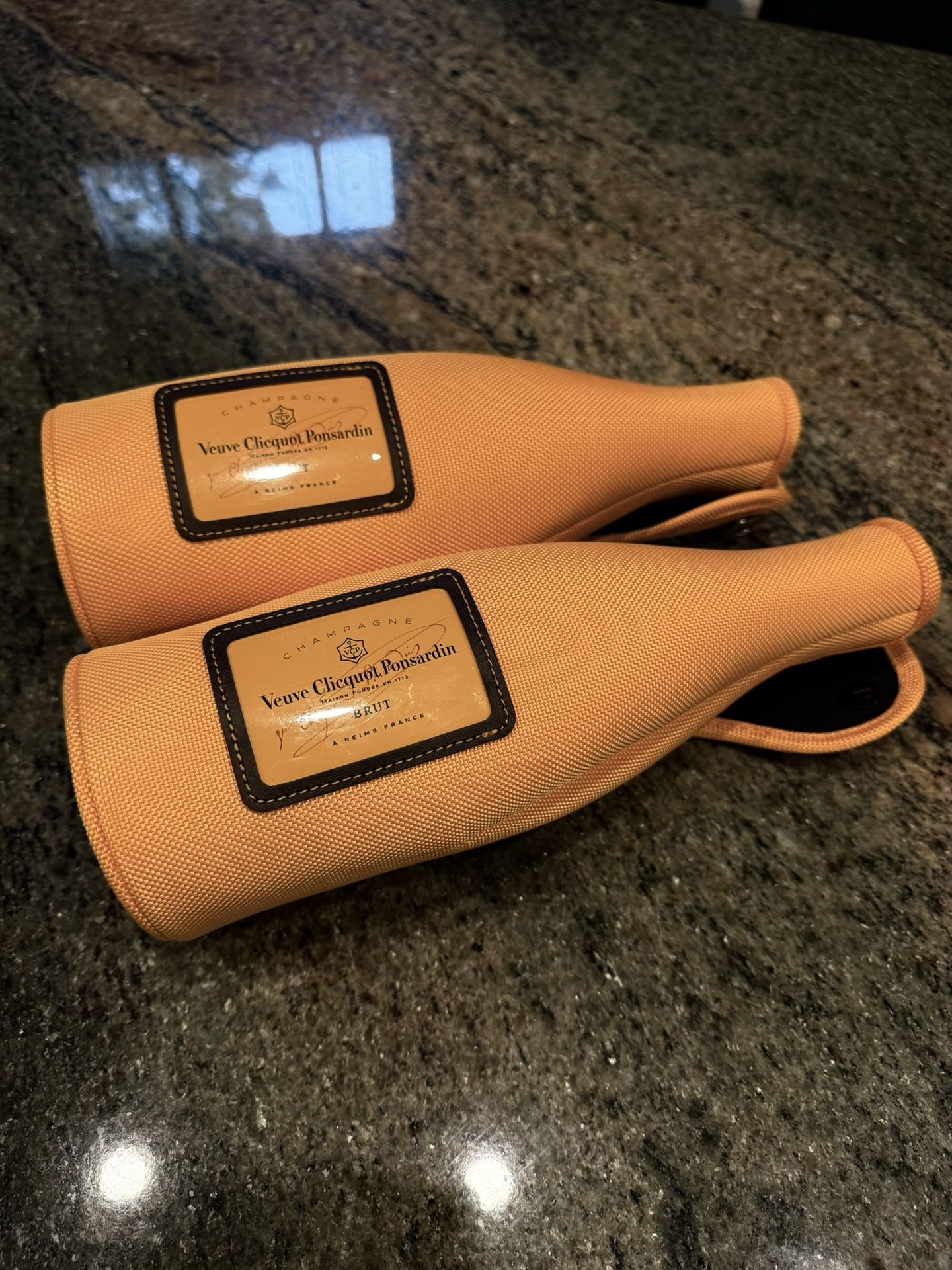 Set Of 2 Veuve Clicquot Travel Champagne Wine Carry Case Insulated Zipper Tote Travel