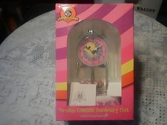 Brand New Warner Brothers Trade Mark - Looney Tunes Tweety Bird Butterfly Anniversary Glass Dome 9" Collectors Edition Clock - NEW IN THE BOX