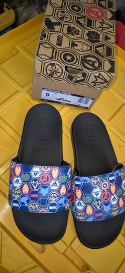 New boys marvel Adidas  sandals size 5