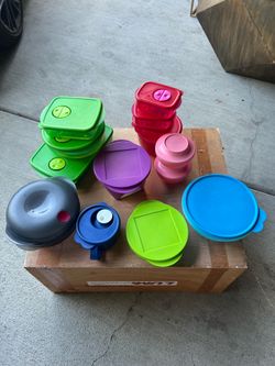 Tupperware set 30 Dlrs