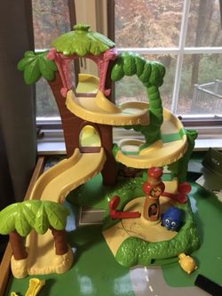 Jungle junction roadway playset