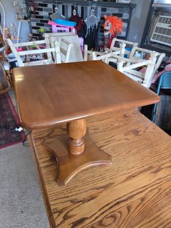 Small wooden end table/plant stand