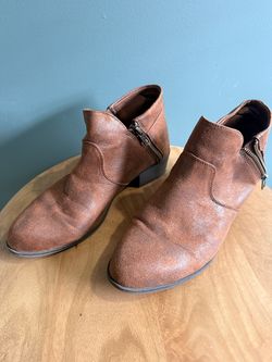 Sun Stone Ankle Boot 9M