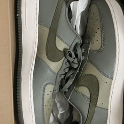 Men’s Nike Air Force Ones 