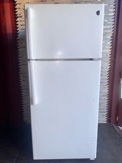 28” White GE Refrigerator