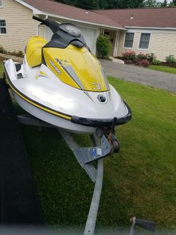 2 Jet Skies 2010 Yamaha Waverunner Fx& 2006 Seadoo Gti on 2006 Shorelandr Trailer