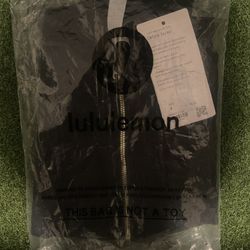 Black Lululemon 
