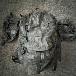 US Army MOLLE II Rucksack/2 Sustainment Pouches