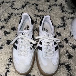 Adidas Sambaes 7.5 women’s 