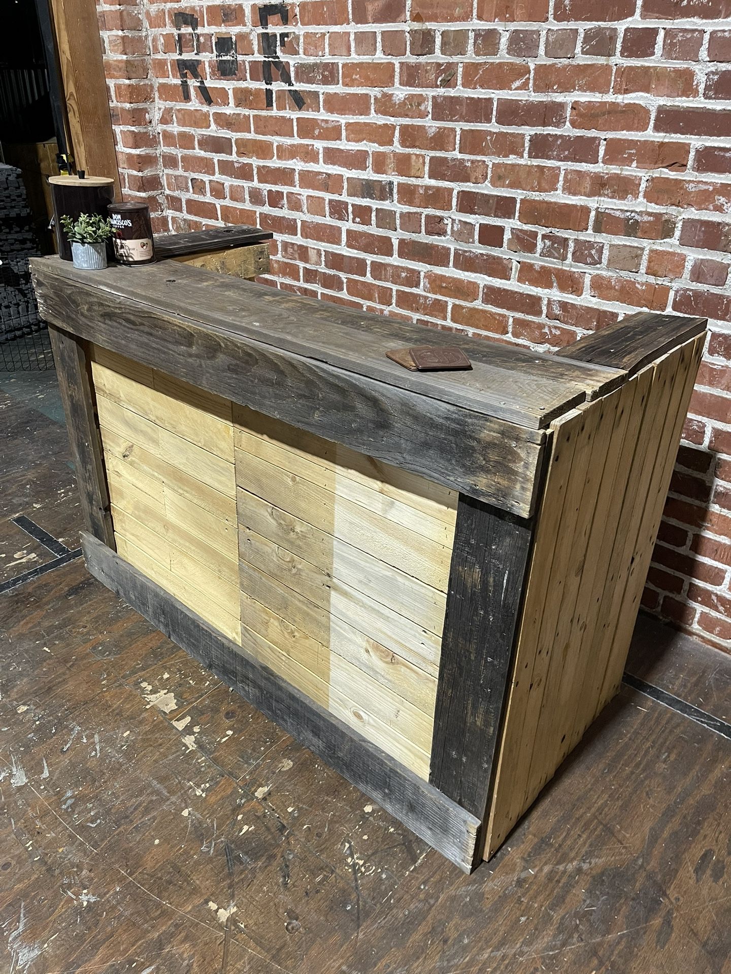 BAR/CAFE (made From Wooden Pallets)