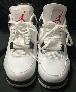 Air Jordan ‘White Cement’ 4