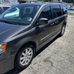 2016 Chrysler Town and Country