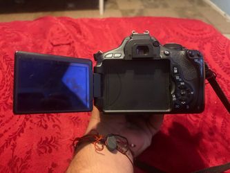 Canon EOS REBEL T3i
