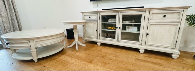 Magnussen Home Beckley 3-Piece Living Room Furniture Set – TV Console & 2 Tables