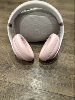 Beats Studio Pro Wireless Bluetooth Over-Ear Headphones Pink w/ Case