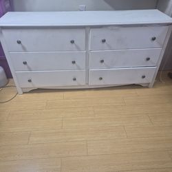 Dresser  Free KENDALL 