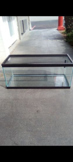 moving sale 20 gallon reptile terrarium pickup 2-11 pm rainbow/Charleston cash only read description 