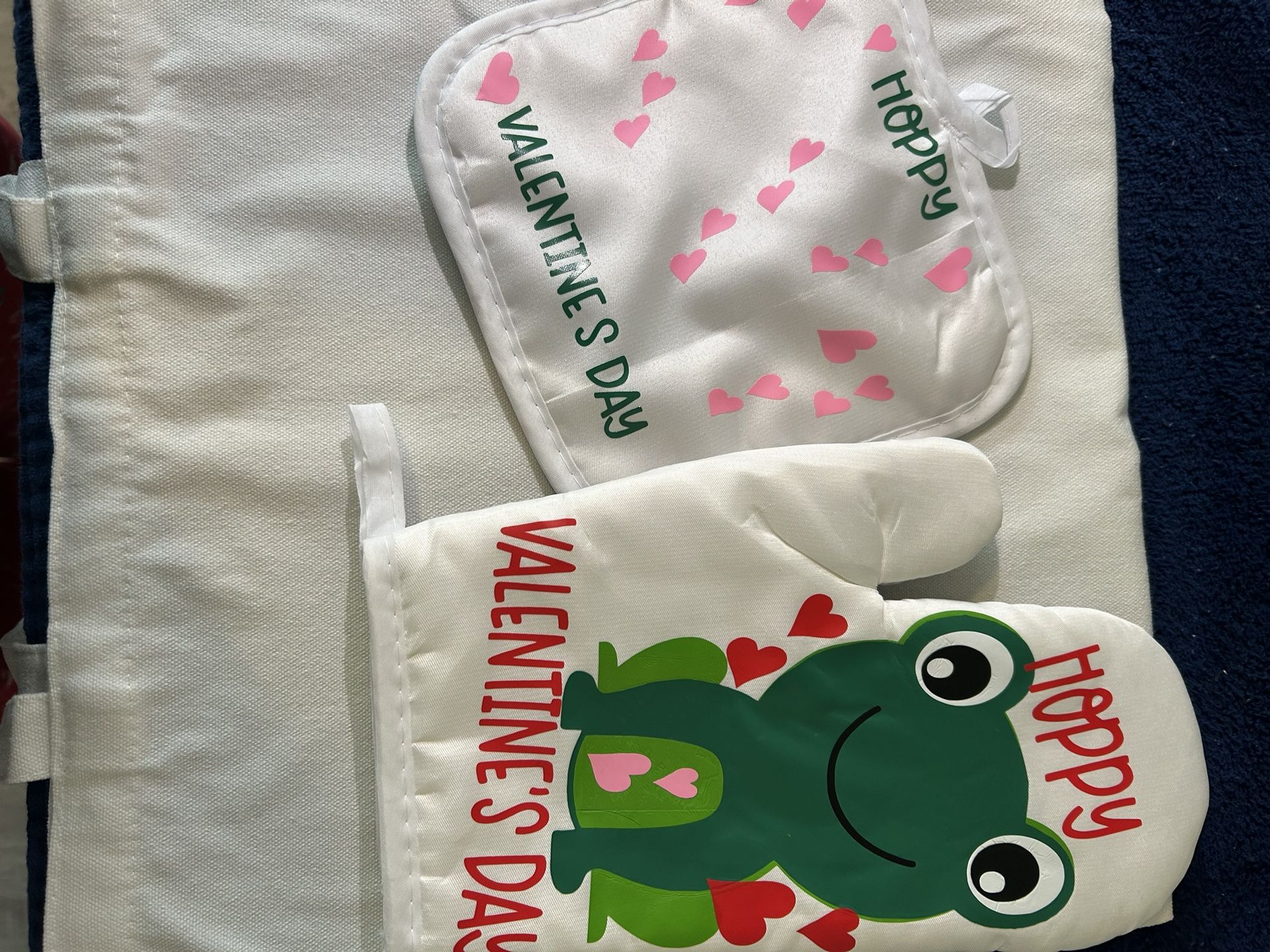 Handmade Oven Mitt Set Frog Dark