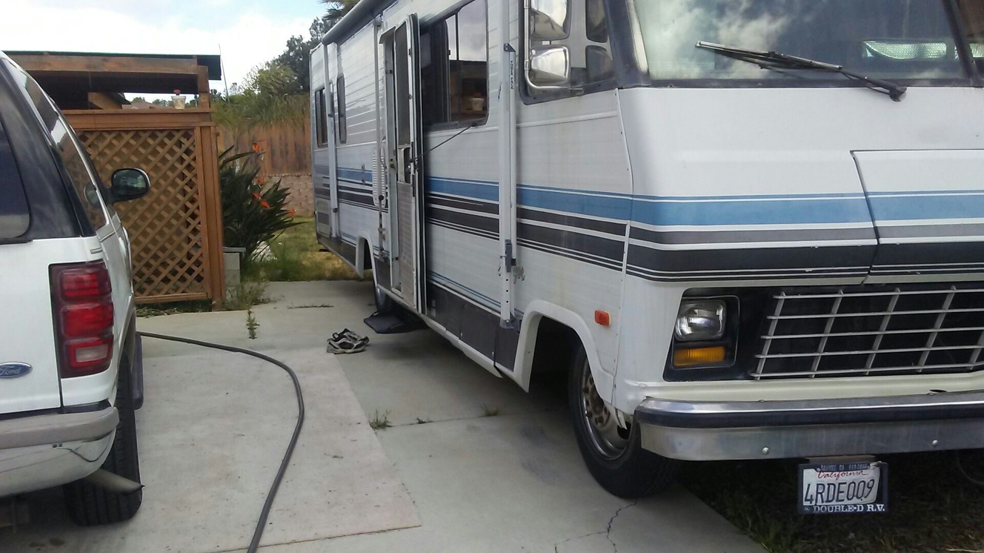 83 Winnebago Itasca sunflyer
