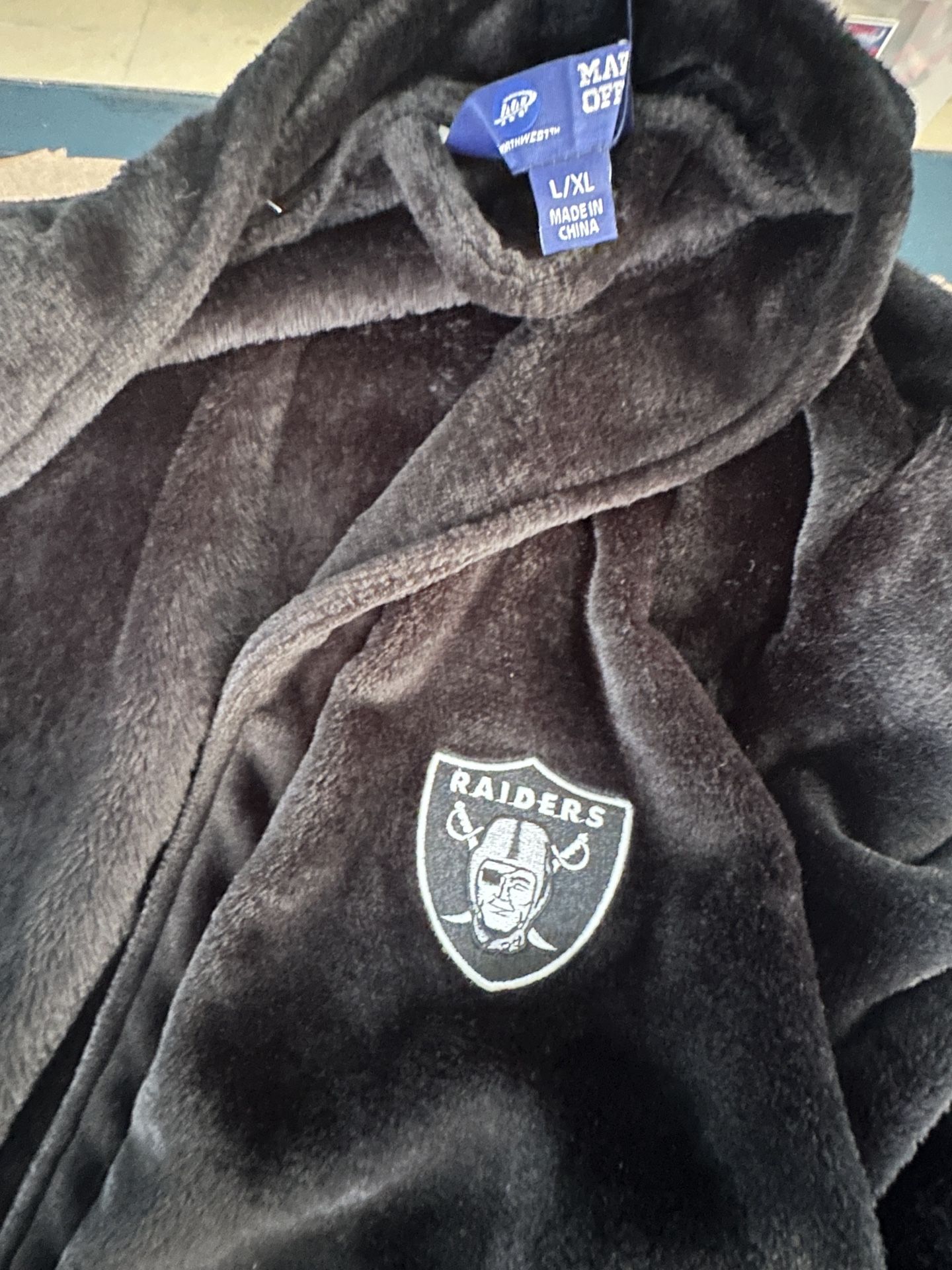 Men’s Raiders Robe