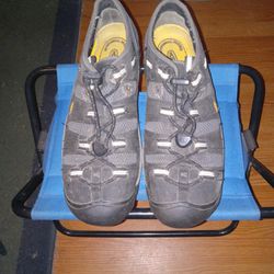 KEEN(low top steel toe elastic lace work shoes)
