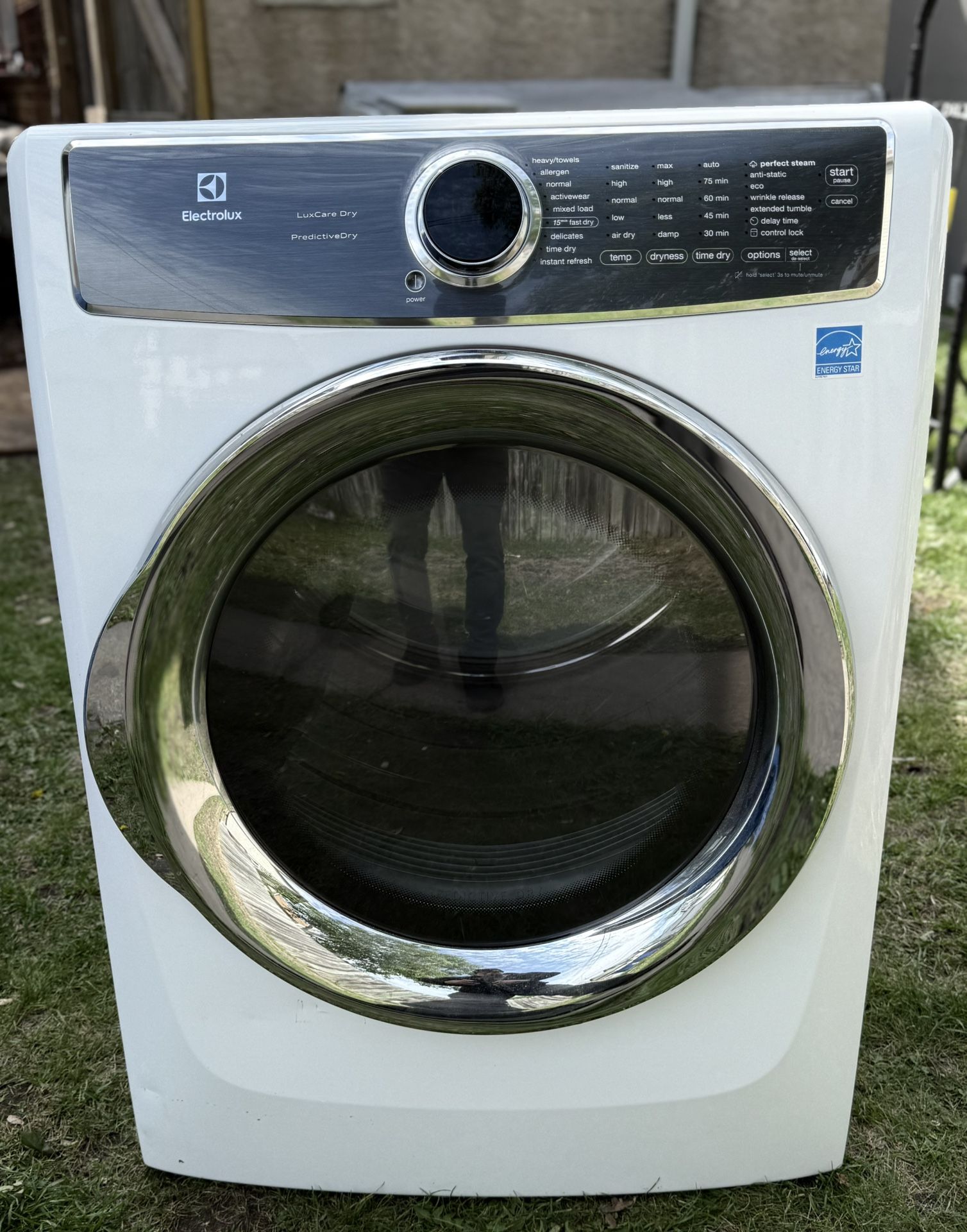 Electrolux EFMG627UIWO Front Load Gas Dryer – 8.0 cu. ft. – Titanium Finish