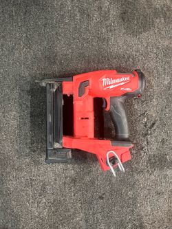 Milwaukee M18 FUEL 18 Gauge Brad Nailer