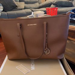 Michael Kors Jet Set Travel