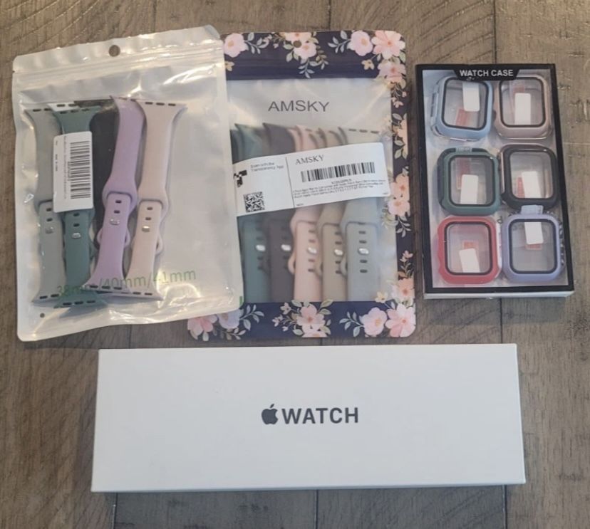 Apple Watch SE 2nd Generation With Accessories