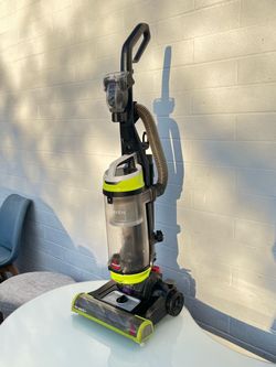 Bissel Vacuum-  Cleanview Swivel