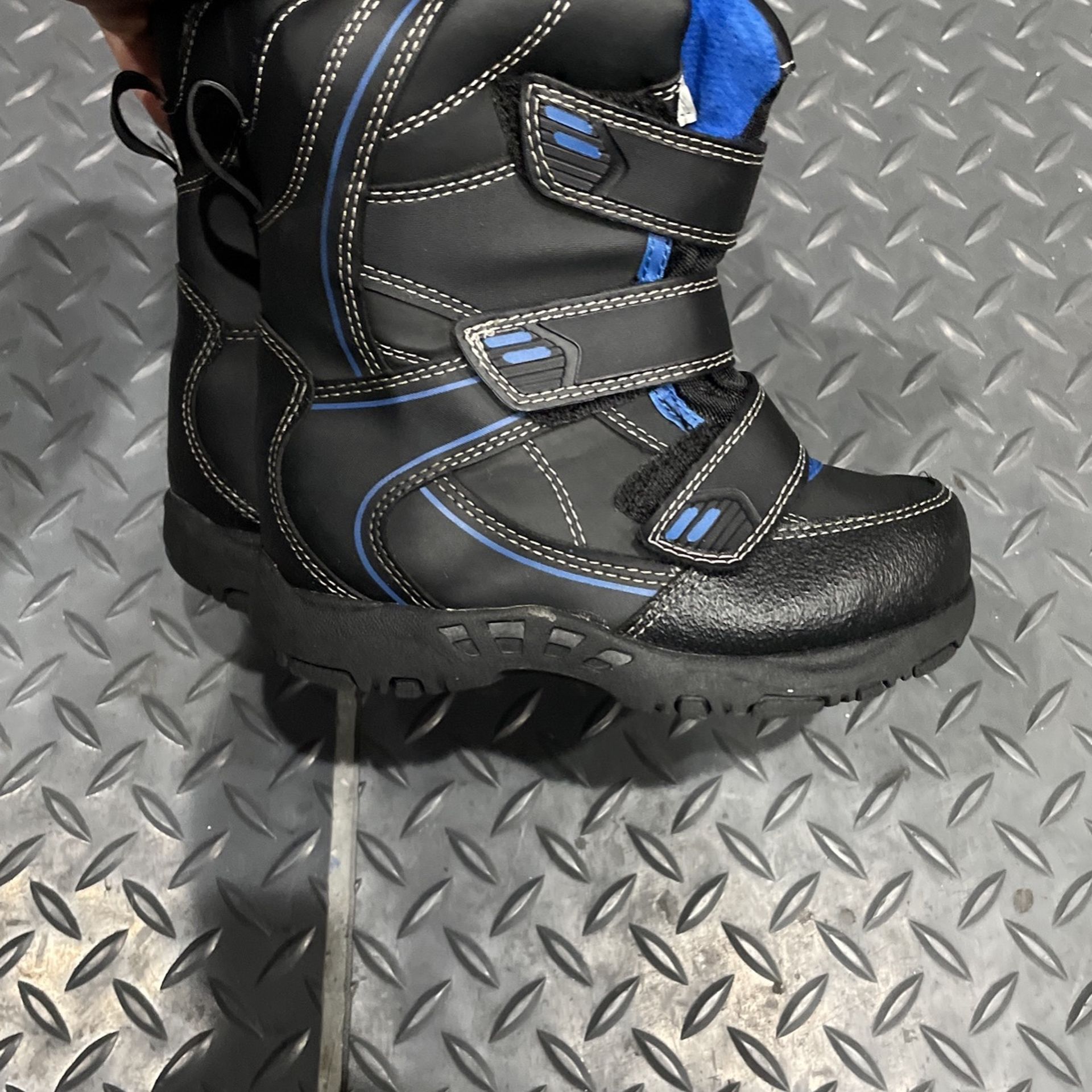 Size 9 Kids/youth Snow Boots Shoes