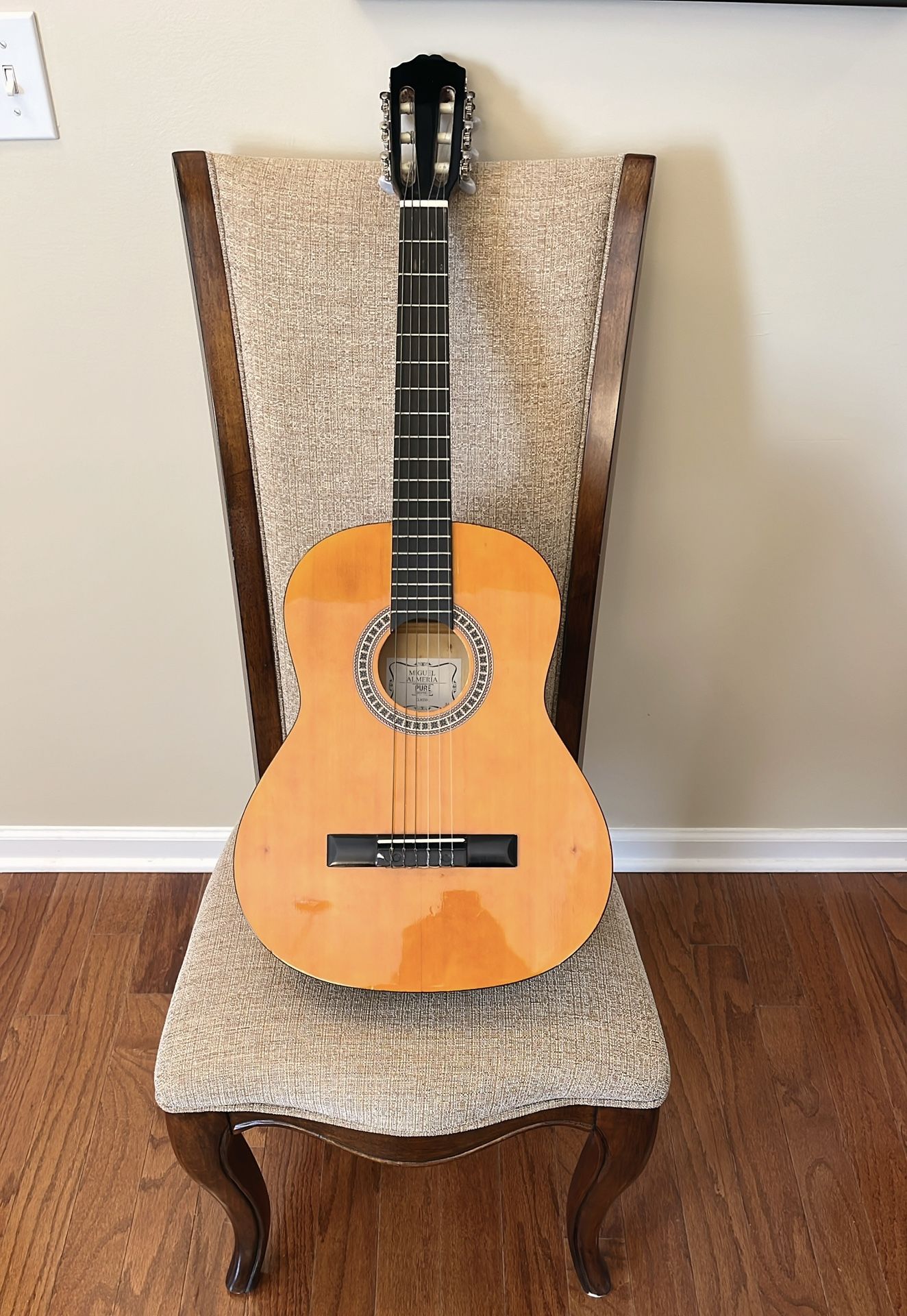 Miguel Almeria Pure Series ¾ Student Classical Guitar With Carry Bag